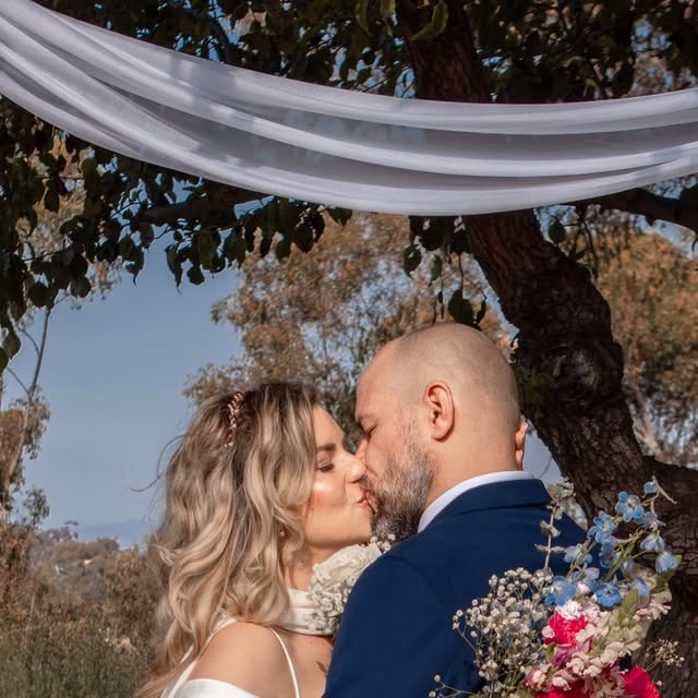 Candid wedding couple — Anatra Photography, Sinaloa